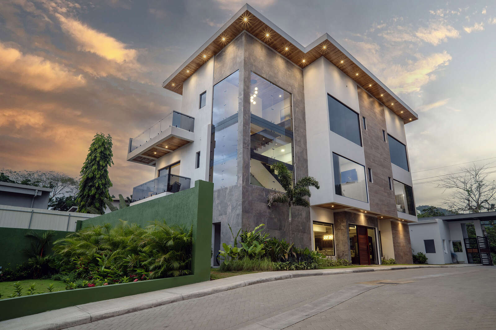 Casa Rio Mar Villa 1 exterior and pool