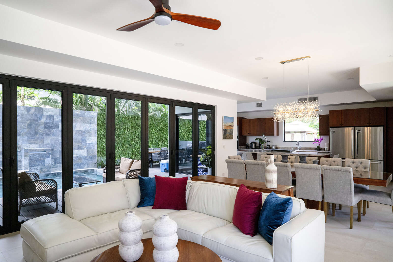 Casa Rio Mar Villa 1 exterior and pool