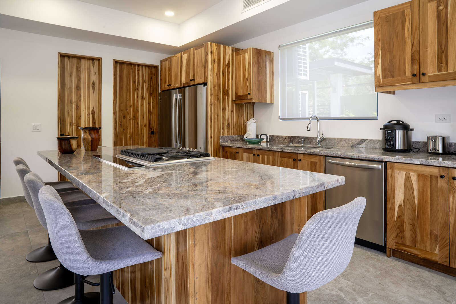 Villa 2 kitchen and island